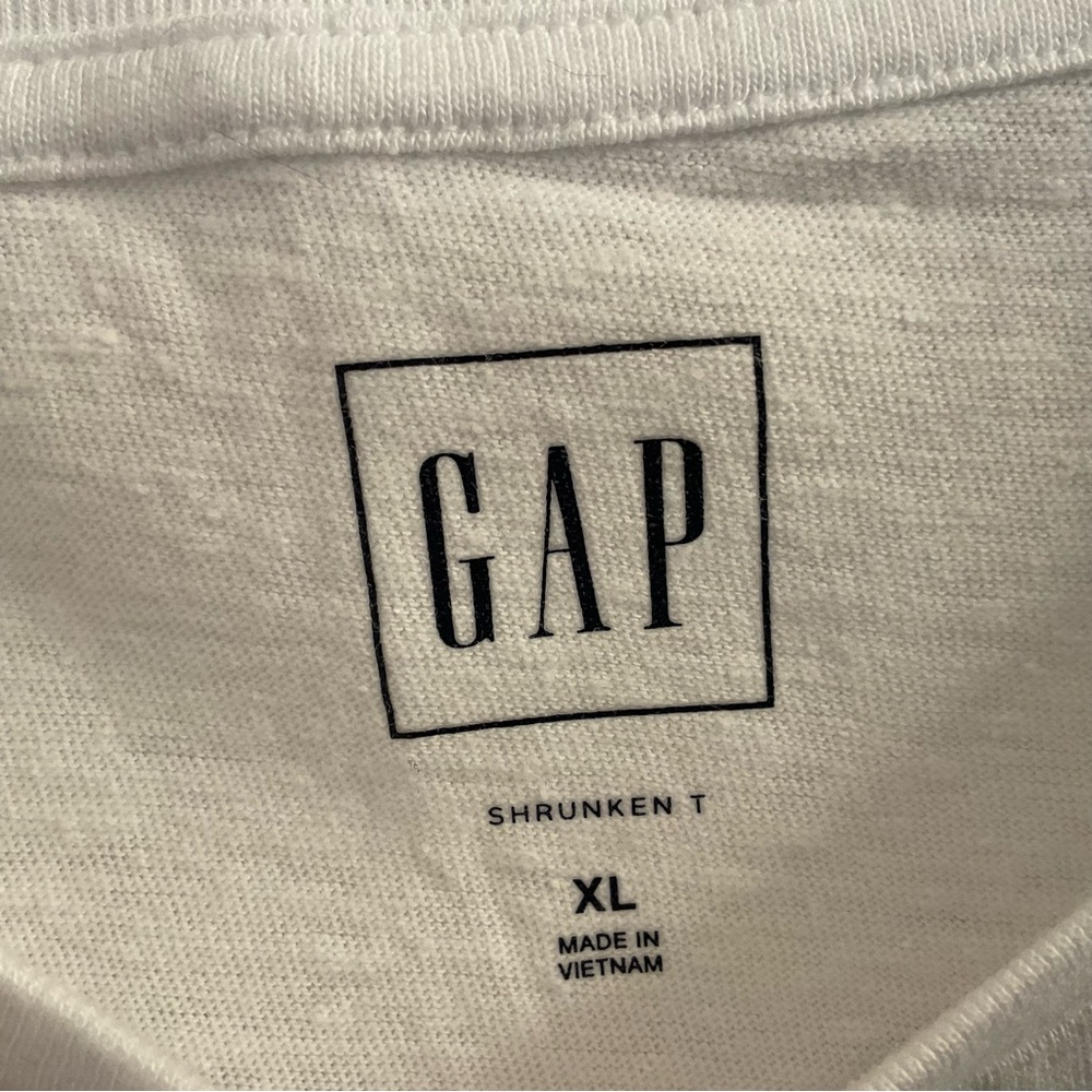 GAP International Women’s Day Shrunken T / Tee - NWT - Size XL - Picture 5 of 8
